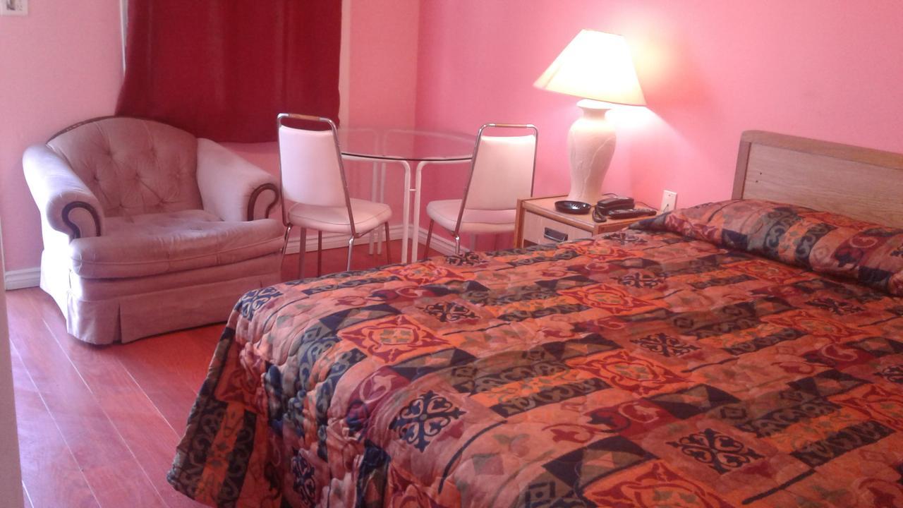 Leisure Motel Віндзор Екстер'єр фото