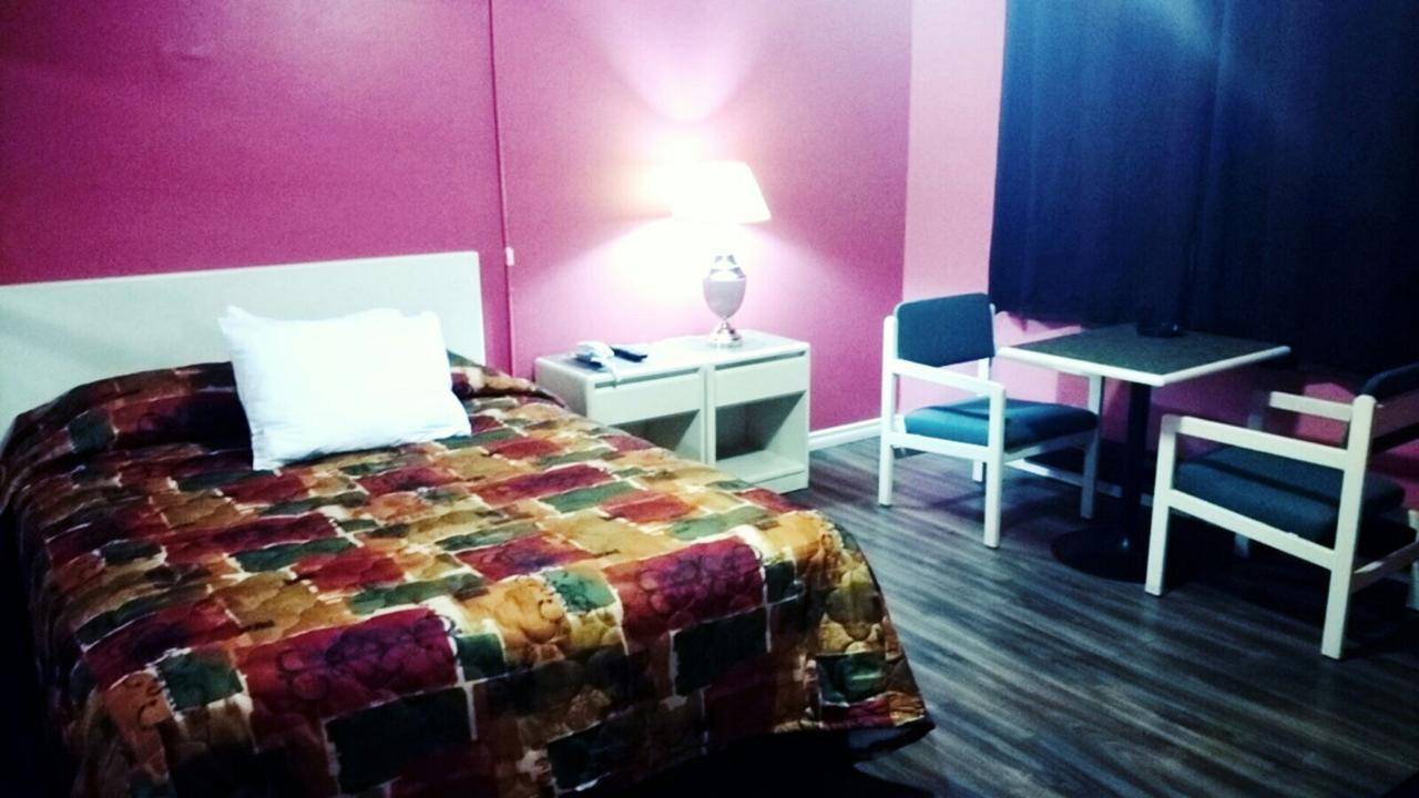 Leisure Motel Віндзор Екстер'єр фото