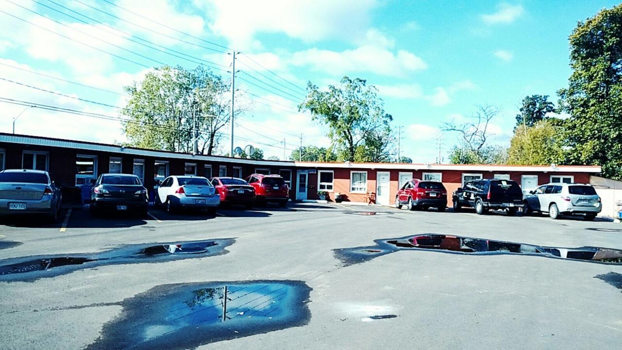 Leisure Motel Віндзор Екстер'єр фото