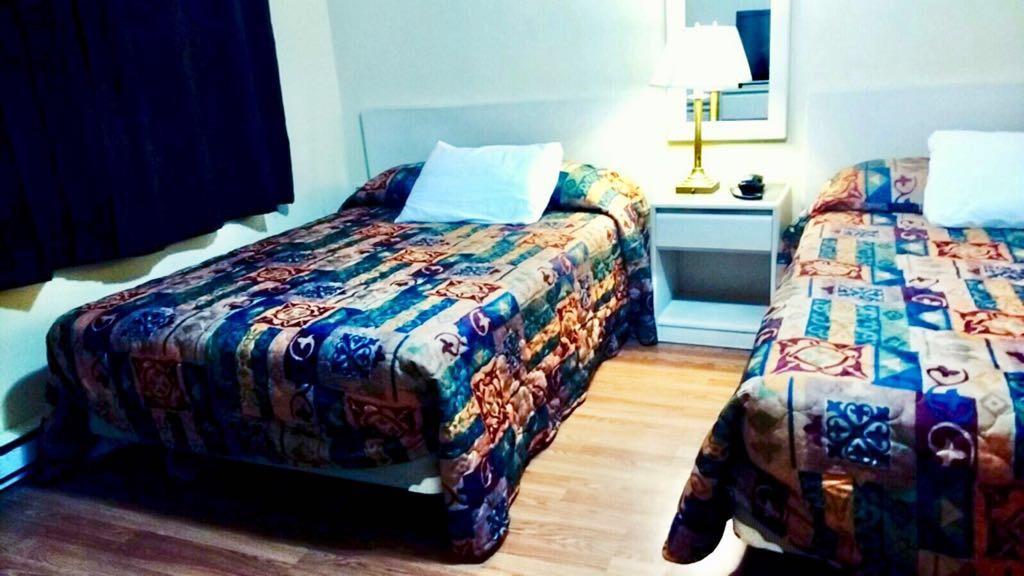 Leisure Motel Віндзор Екстер'єр фото