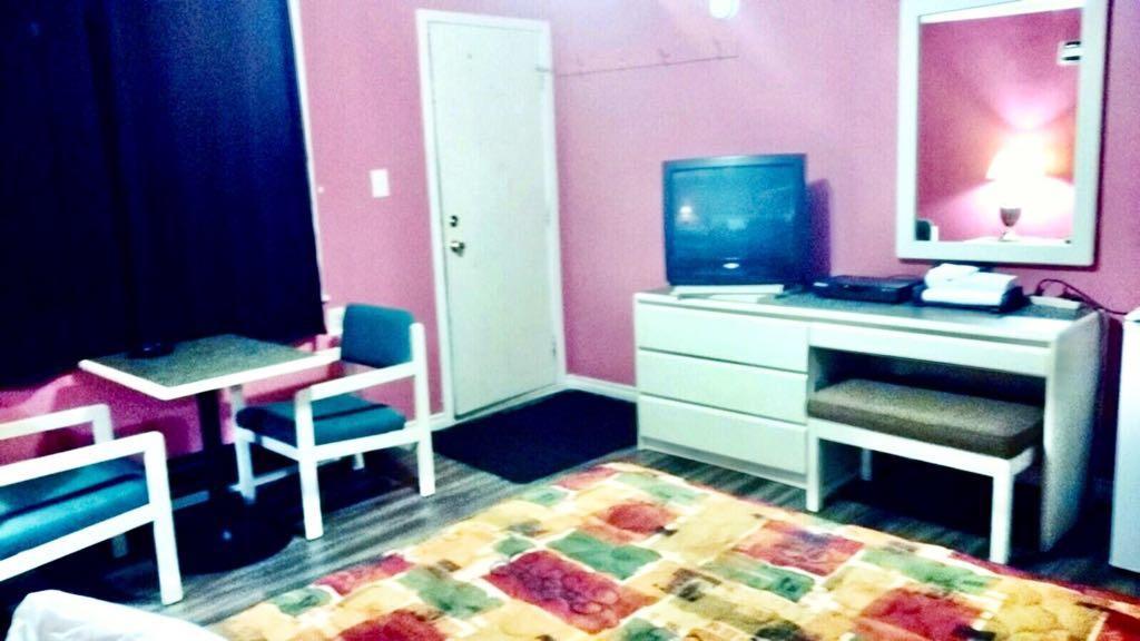 Leisure Motel Віндзор Екстер'єр фото