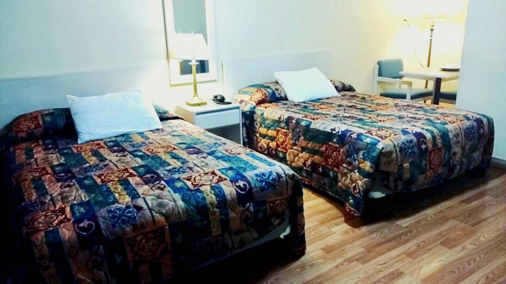 Leisure Motel Віндзор Екстер'єр фото
